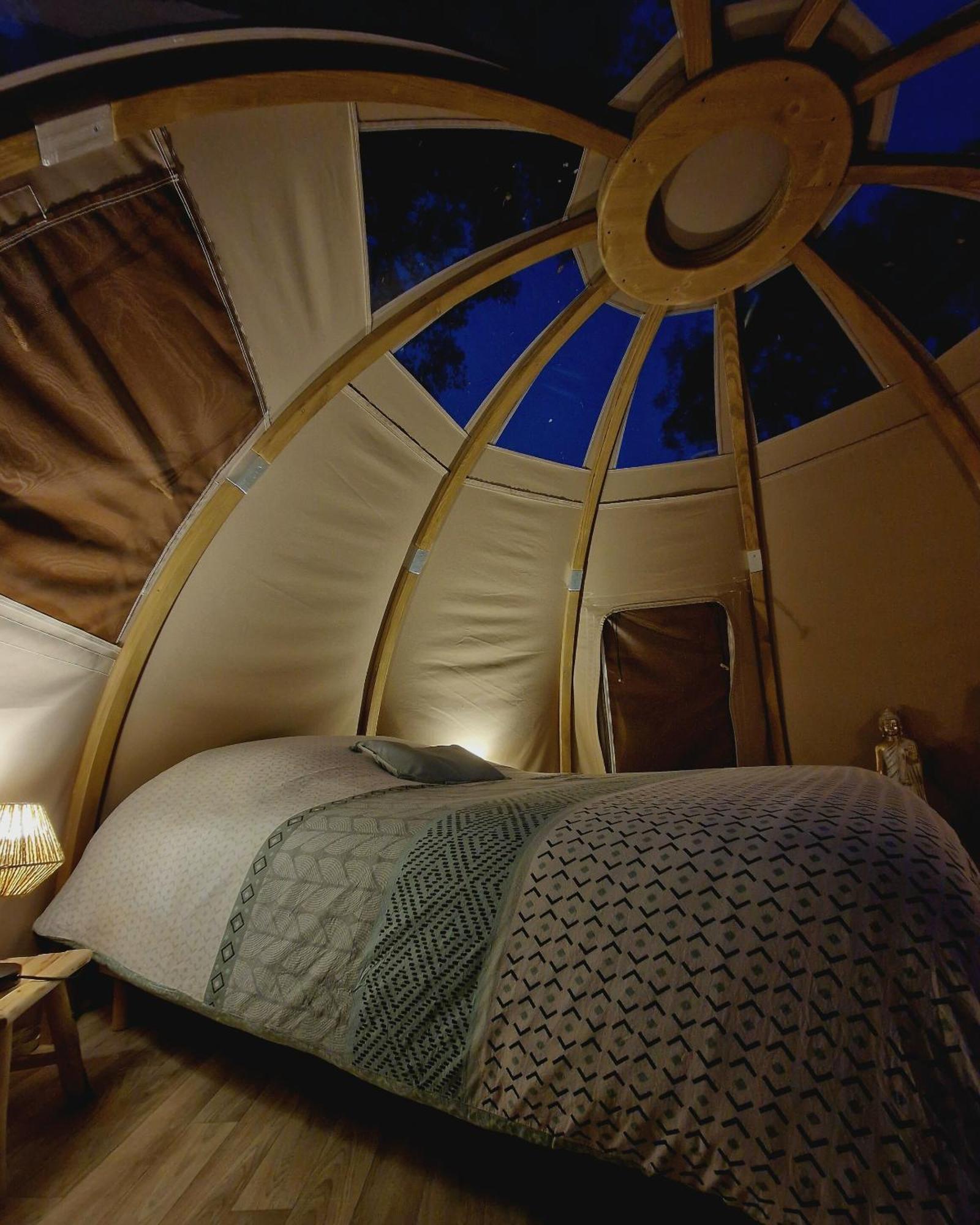 Bed and Breakfast Les Nuits De Cassiopee Sorde-lʼAbbaye Zimmer foto