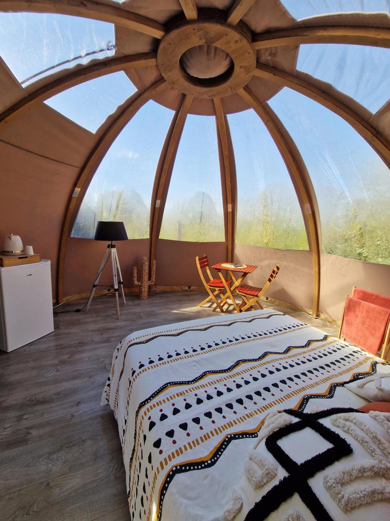 Bed and Breakfast Les Nuits De Cassiopee Sorde-lʼAbbaye Zimmer foto