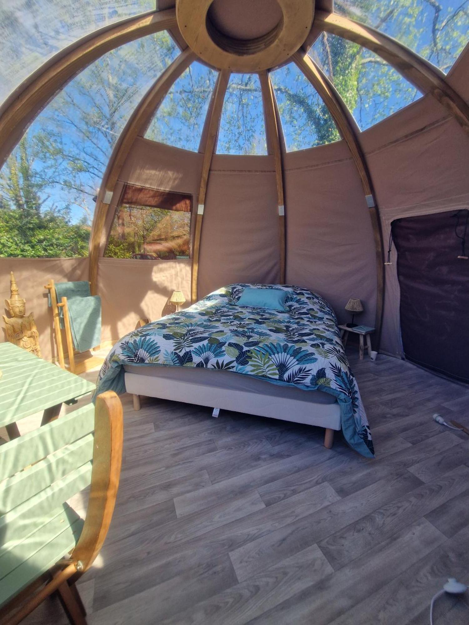 Bed and Breakfast Les Nuits De Cassiopee Sorde-lʼAbbaye Zimmer foto