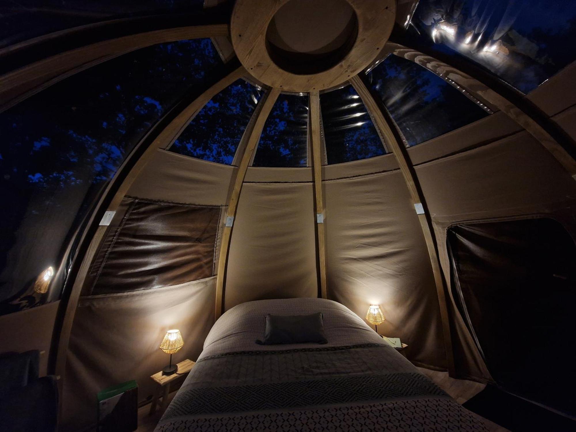 Bed and Breakfast Les Nuits De Cassiopee Sorde-lʼAbbaye Zimmer foto