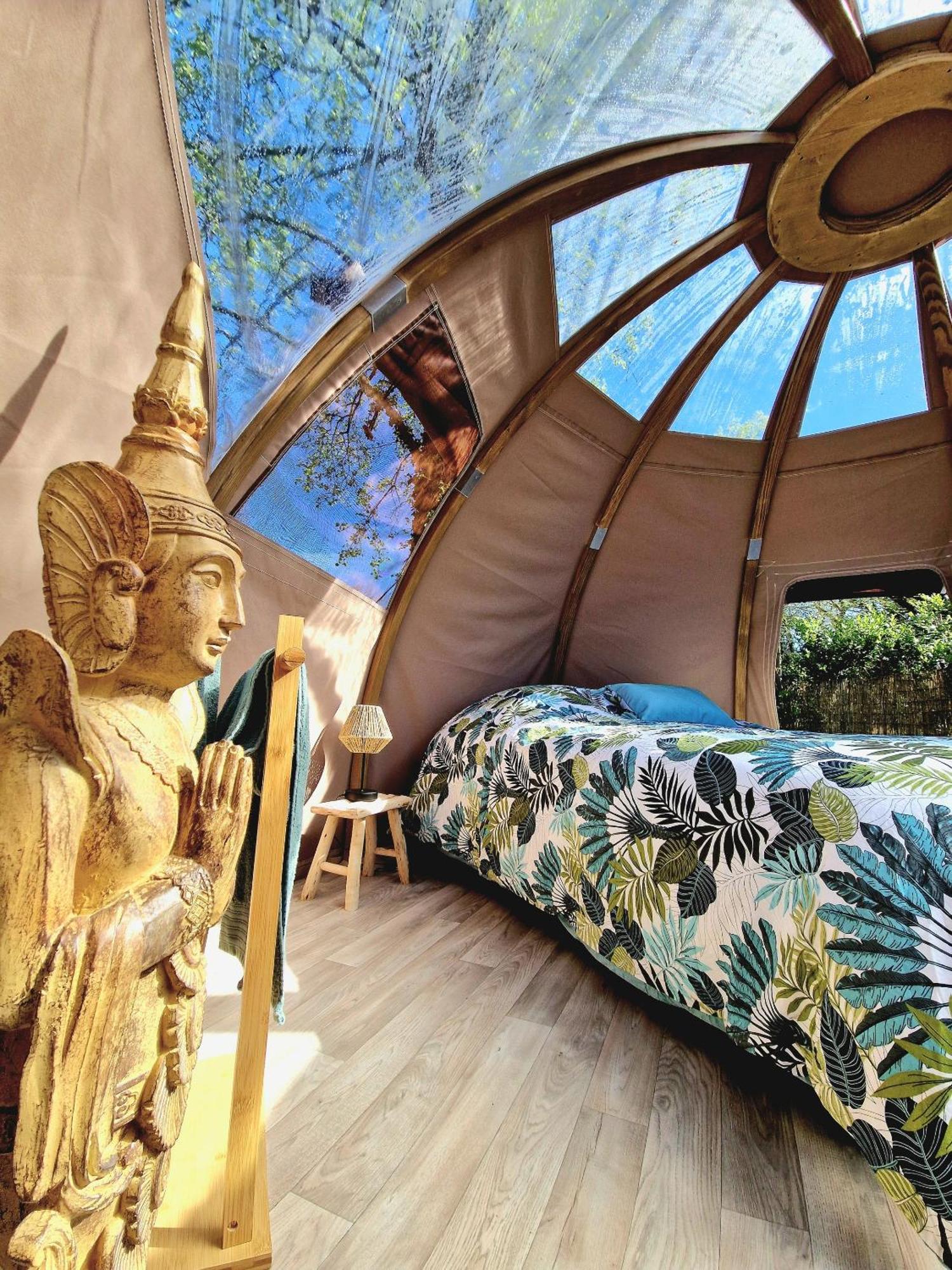 Bed and Breakfast Les Nuits De Cassiopee Sorde-lʼAbbaye Zimmer foto