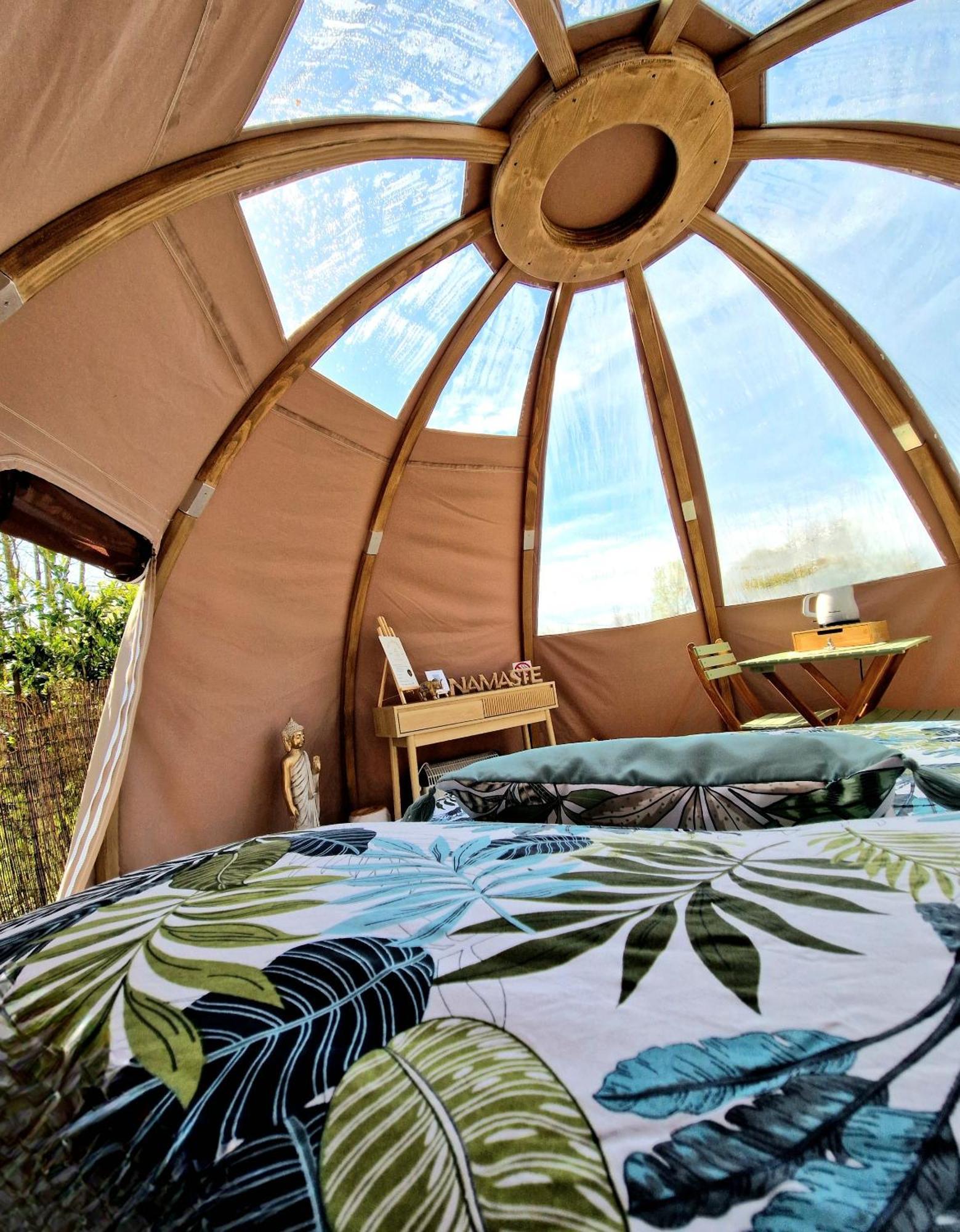 Bed and Breakfast Les Nuits De Cassiopee Sorde-lʼAbbaye Zimmer foto