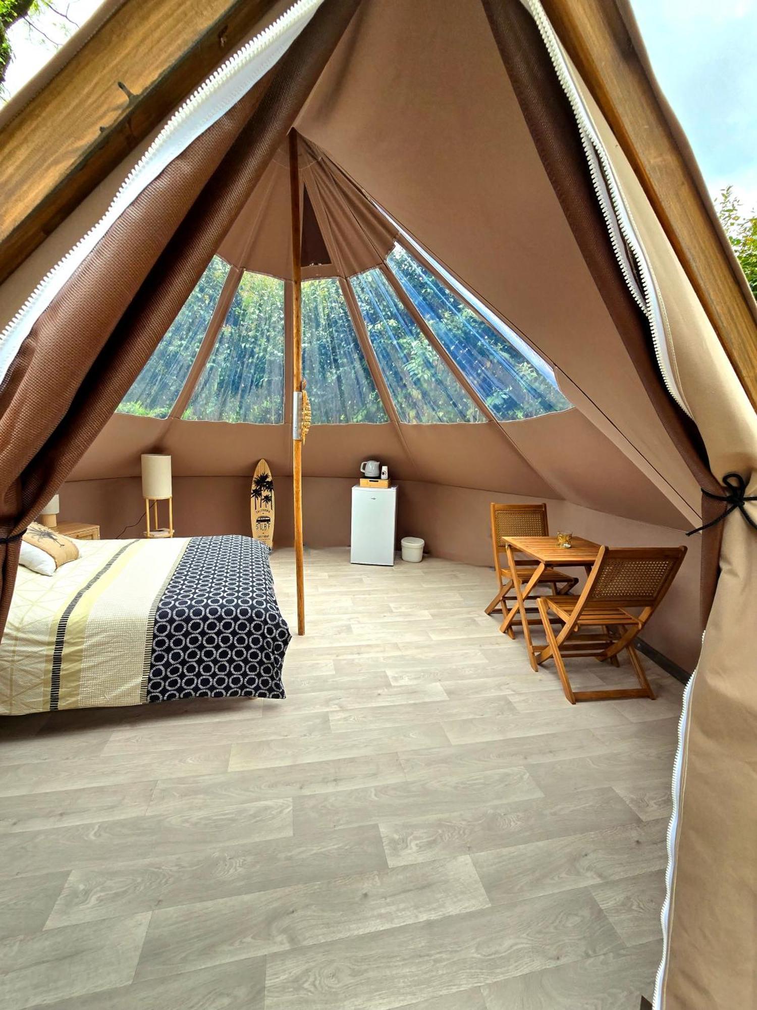 Bed and Breakfast Les Nuits De Cassiopee Sorde-lʼAbbaye Exterior foto